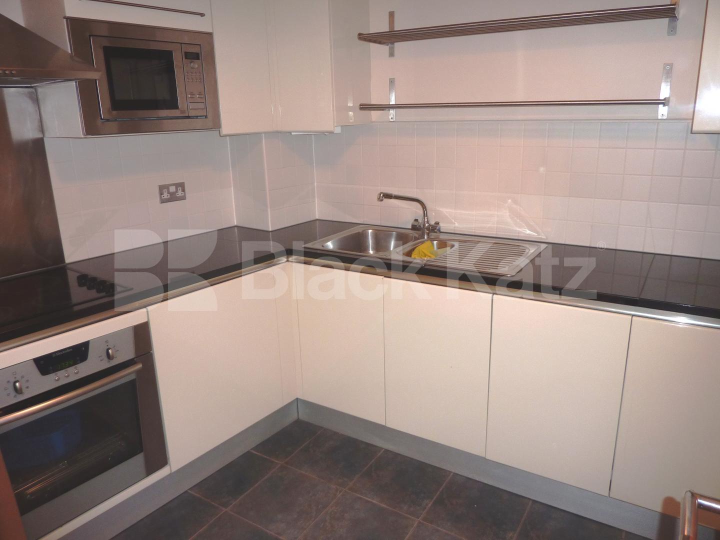 			IN THE HEART OF CAMDEN!, 1 Bedroom, 1 bath, 1 reception Flat			 Chalk Farm Road, CHALK FARM